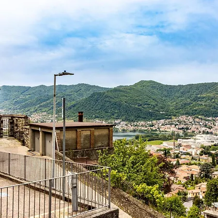Al Castello -Appartamento Fresco E Ben Isolato Casa de Férias *