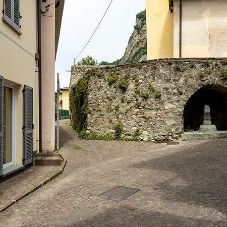 Al Castello -Appartamento Fresco E Ben Isolato Casa de Férias